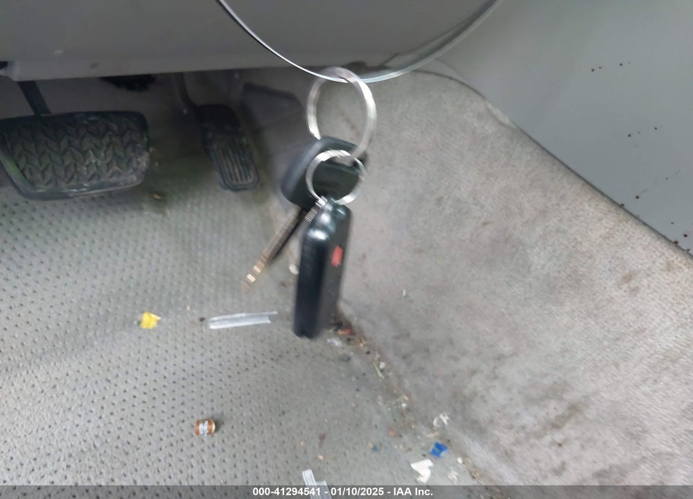 2000 TOYOTA AVALON XL VIN: 4T1BF28B6YU003865