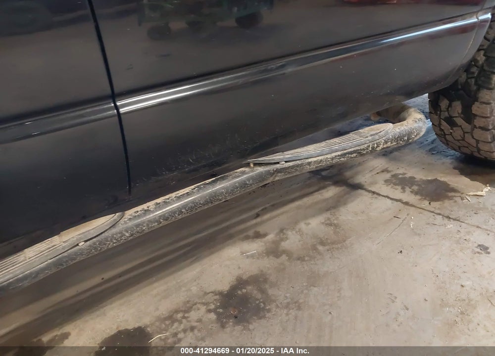 2008 DODGE RAM 1500 VIN: 1D7HU18238J220585