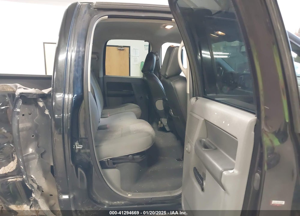 2008 DODGE RAM 1500 VIN: 1D7HU18238J220585