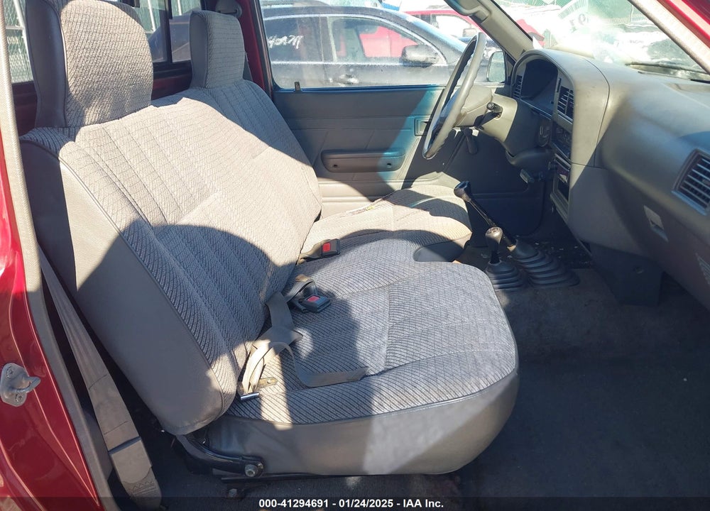 1993 TOYOTA PICKUP 1/2 TON SHORT WHLBSE DX VIN: 4TARN01P9PZ059876