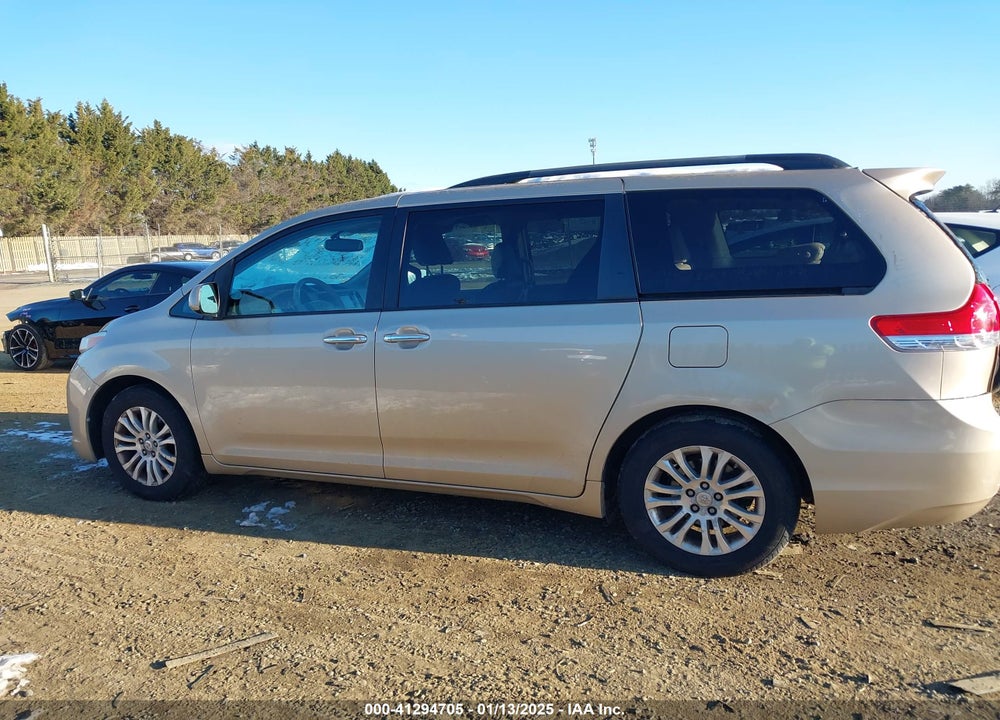 2011 TOYOTA SIENNA XLE V6 AUTO ACCESS SEAT VIN: 5TDYK3DC8BS090369