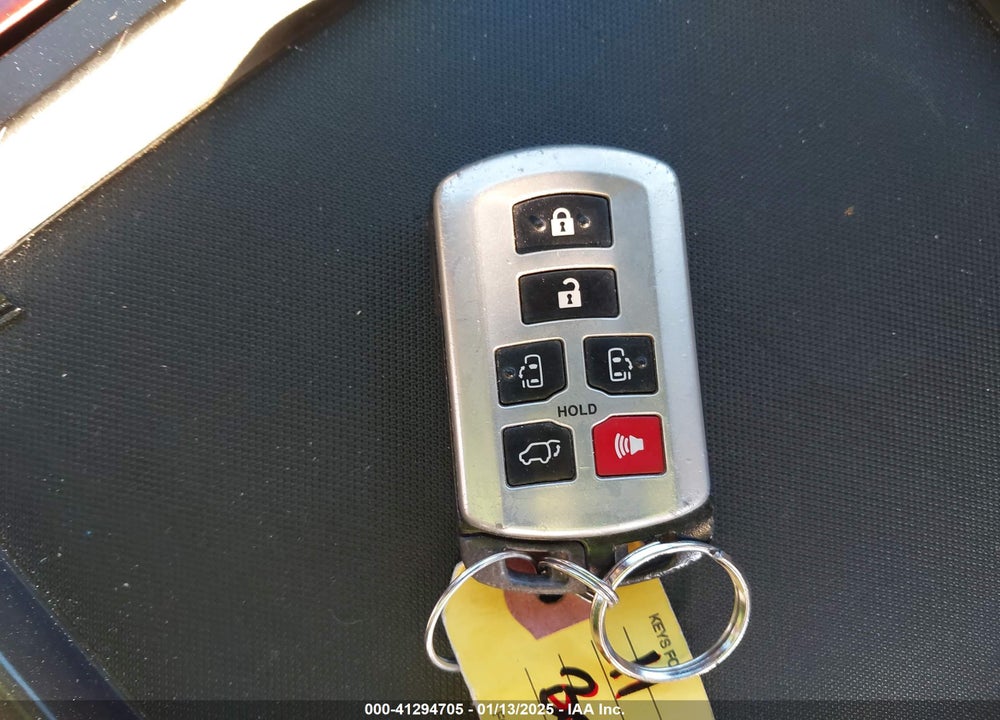 2011 TOYOTA SIENNA XLE V6 AUTO ACCESS SEAT VIN: 5TDYK3DC8BS090369