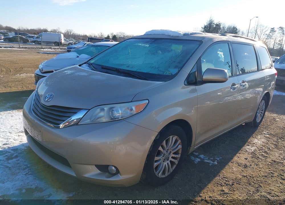 2011 TOYOTA SIENNA XLE V6 AUTO ACCESS SEAT VIN: 5TDYK3DC8BS090369