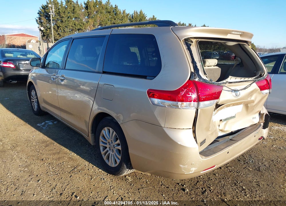 2011 TOYOTA SIENNA XLE V6 AUTO ACCESS SEAT VIN: 5TDYK3DC8BS090369