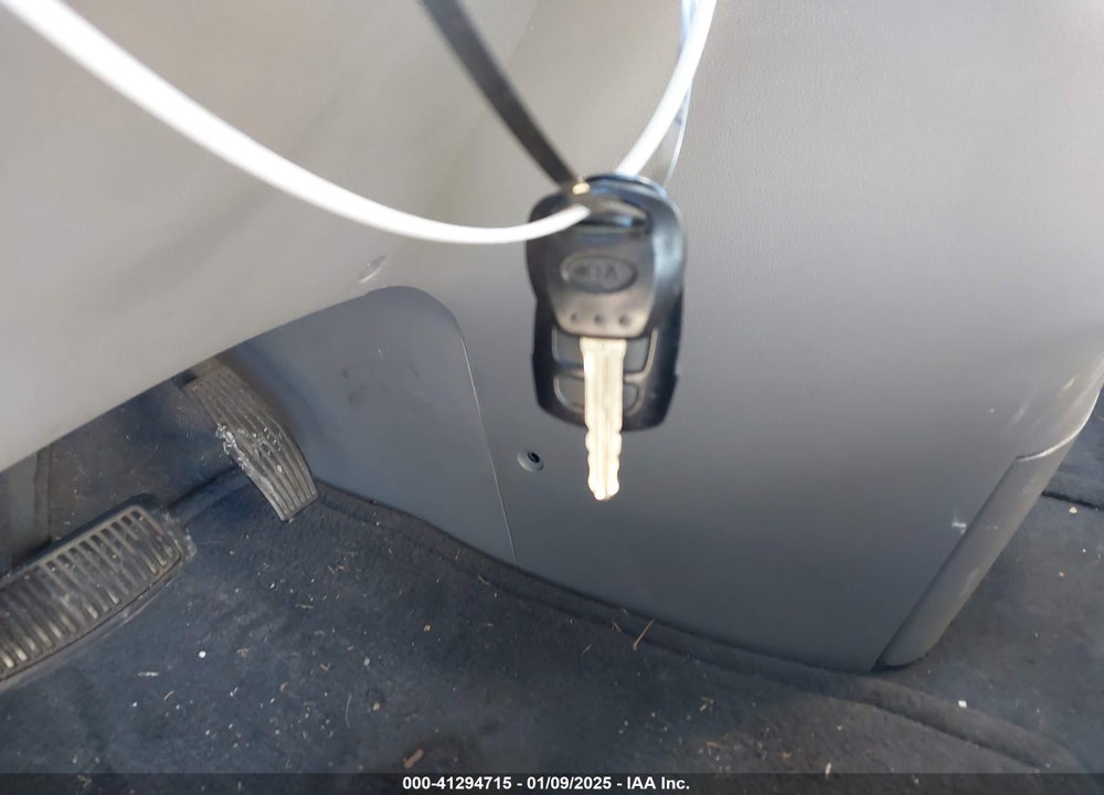 2012 KIA SEDONA LX VIN: KNDMG4C77C6434687