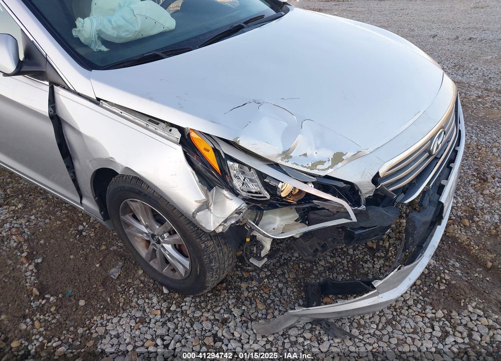 2015 HYUNDAI SONATA SE VIN: 5NPE24AFXFH016714