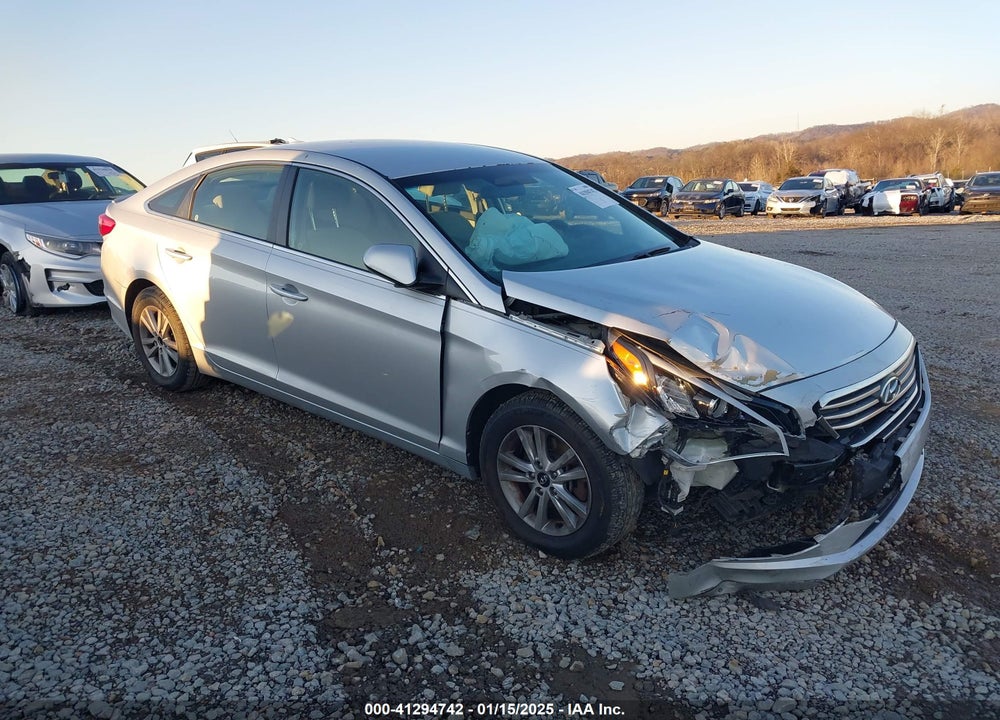 2015 HYUNDAI SONATA SE VIN: 5NPE24AFXFH016714