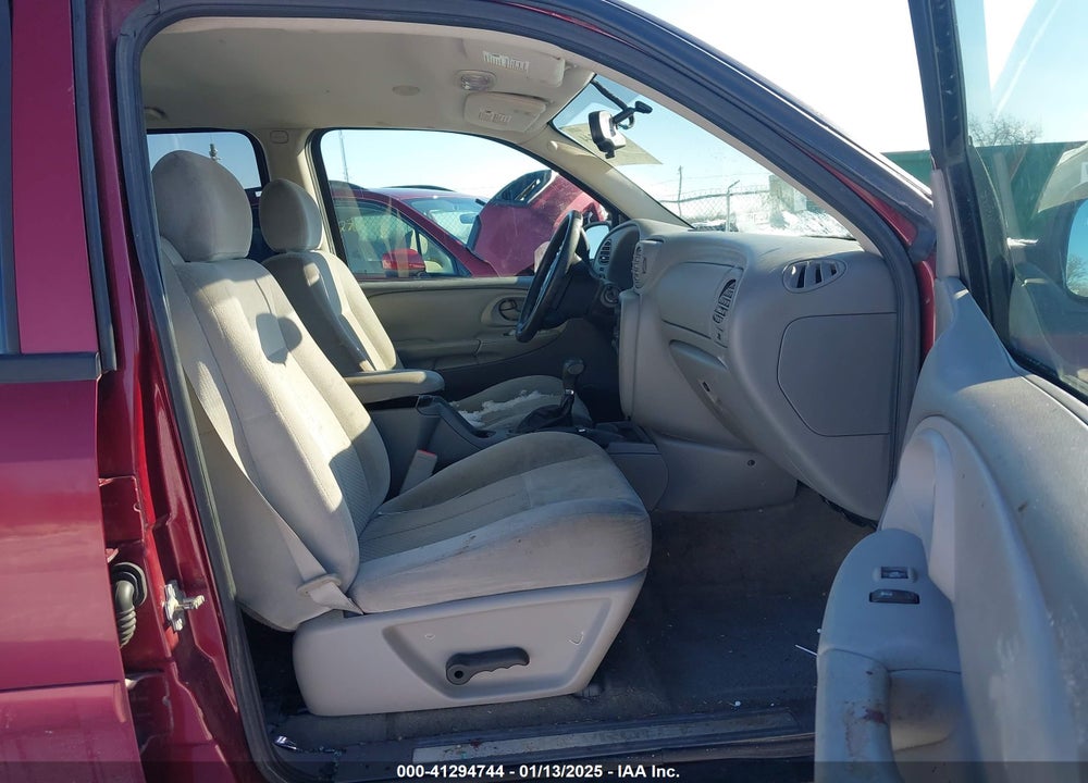2009 CHEVROLET TRAILBLAZER LT VIN: 1GNDS33S992115229