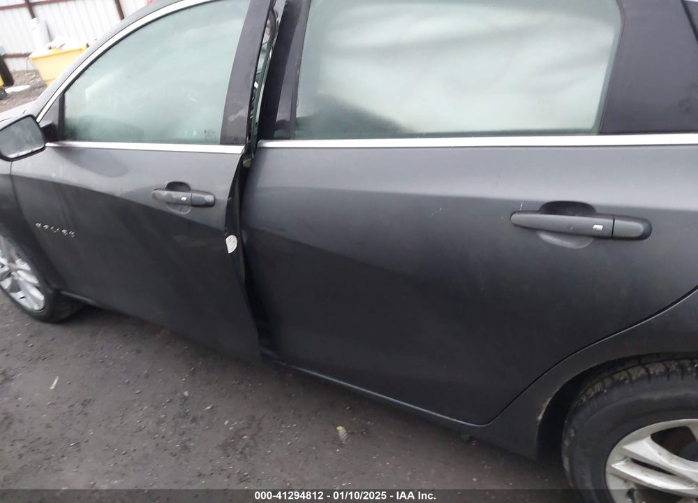 2018 CHEV MALIBU VIN: 1G1ZD5ST3JF212849