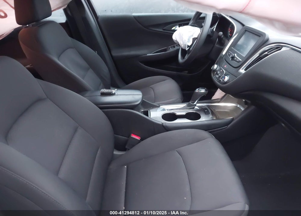2018 CHEV MALIBU VIN: 1G1ZD5ST3JF212849