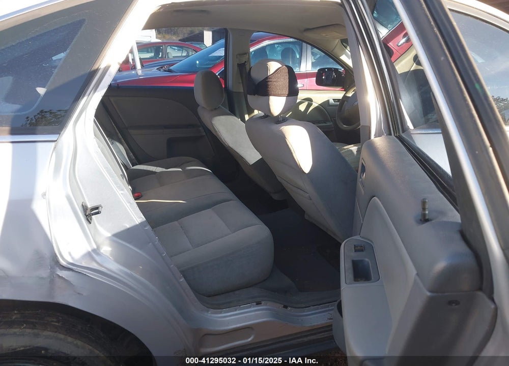 2005 FORD FIVE HUNDRED SE VIN: 1FAFP23175G177543