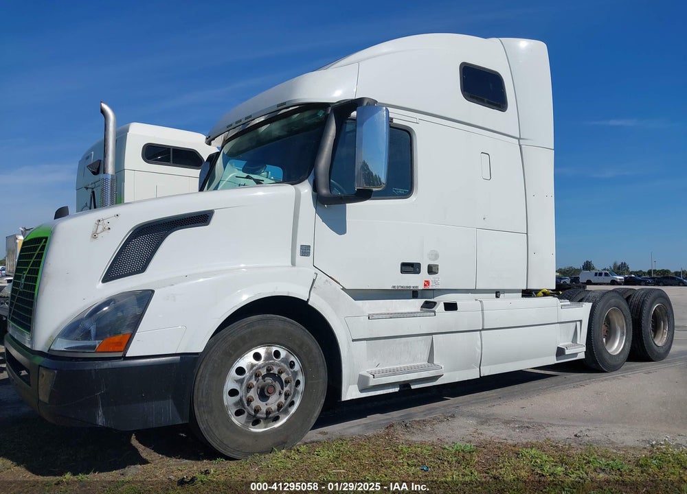2015 VOLVO VN VNL VIN: 4V4NC9EH1FN908120