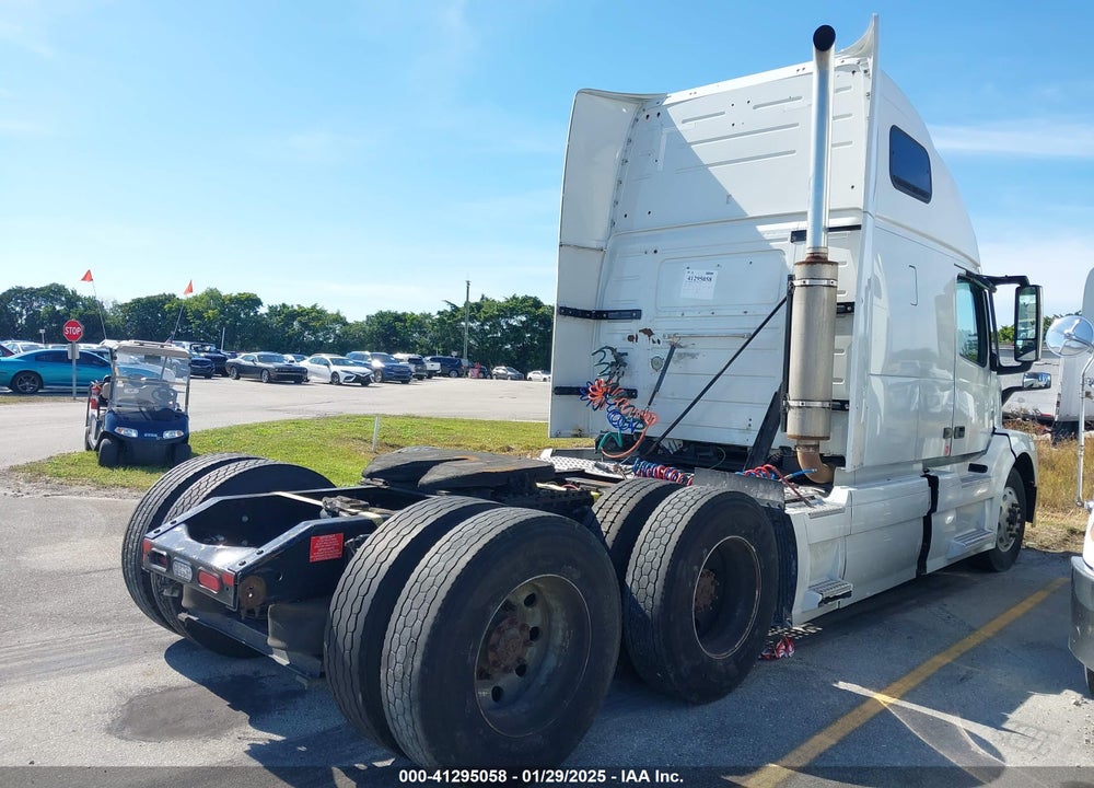 2015 VOLVO VN VNL VIN: 4V4NC9EH1FN908120