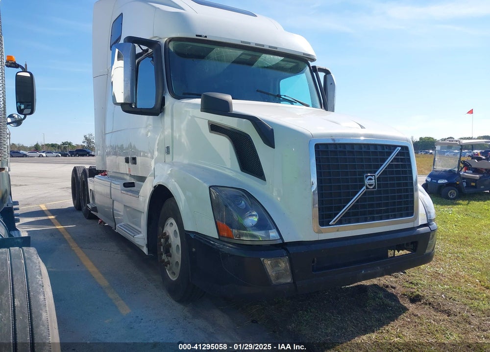 2015 VOLVO VN VNL VIN: 4V4NC9EH1FN908120