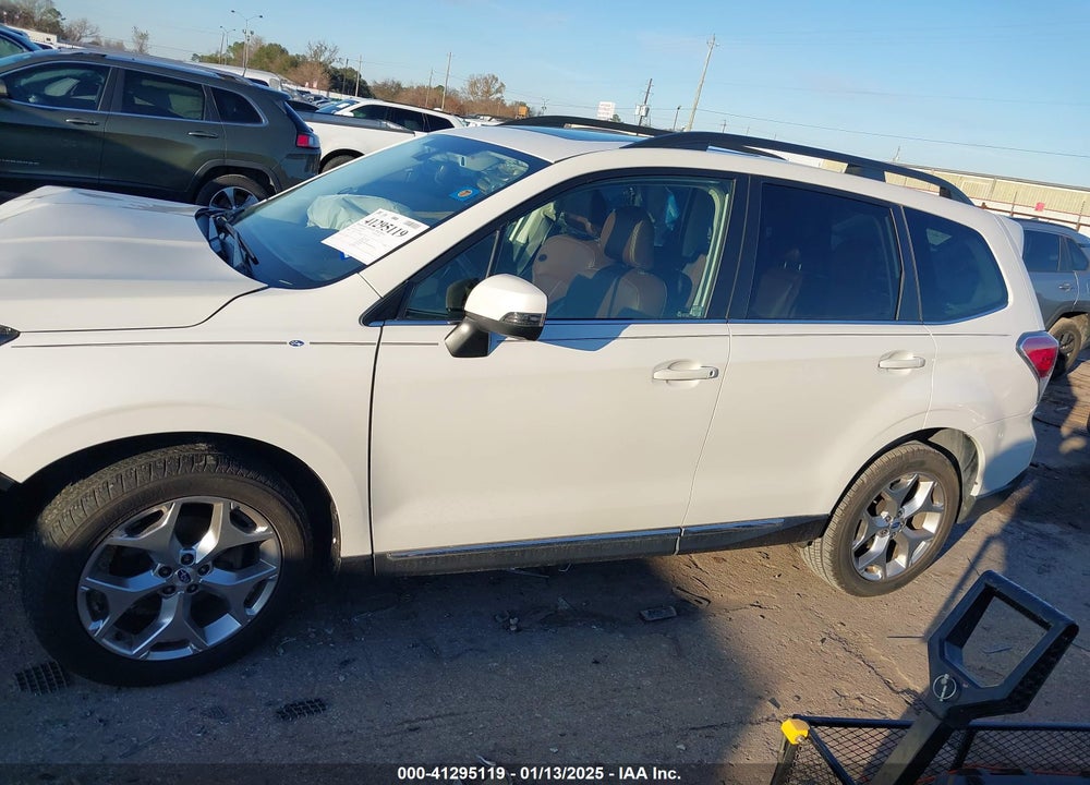 2017 SUBARU FORESTER 2.5I TOURING VIN: JF2SJAWC6HH564120
