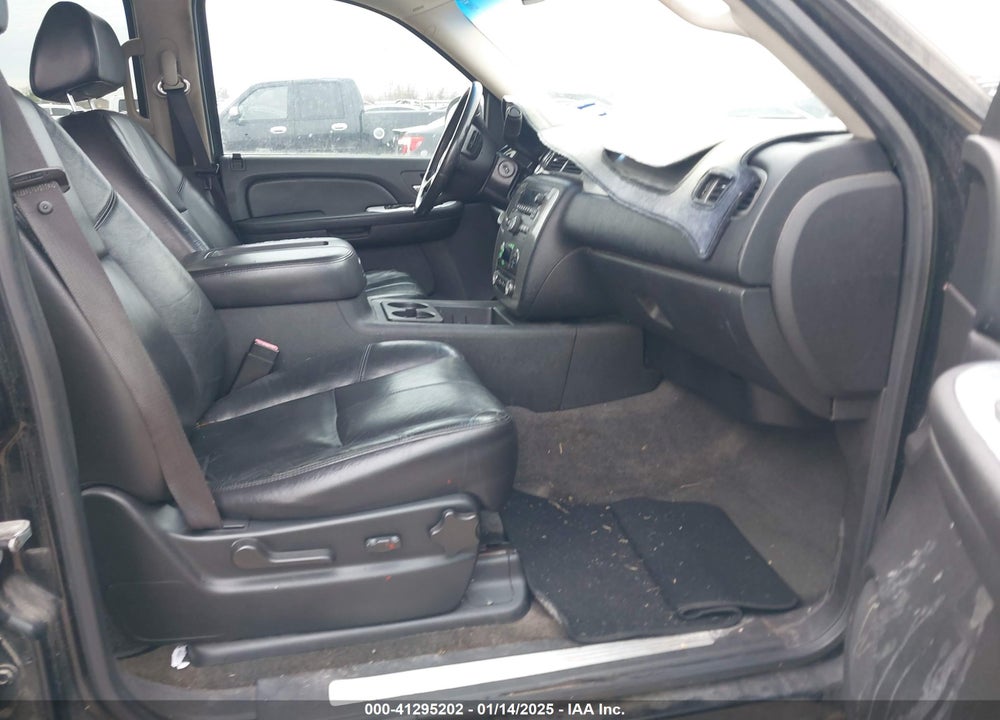 2008 CHEVROLET TAHOE LT VIN: 1GNFC13068R250019