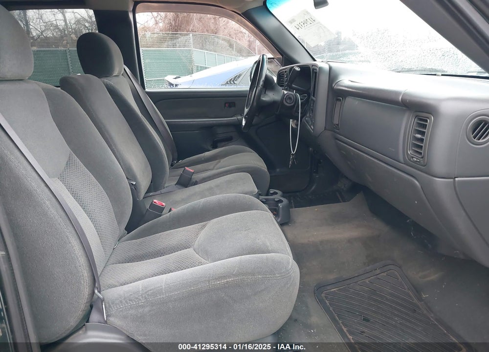 2003 CHEVROLET SILVERADO 1500 LS VIN: 2GCEK19VX31141445