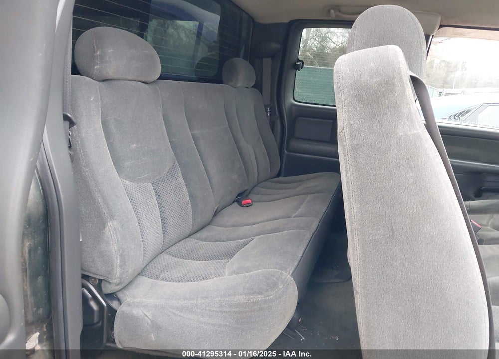 2003 CHEVROLET SILVERADO 1500 LS VIN: 2GCEK19VX31141445