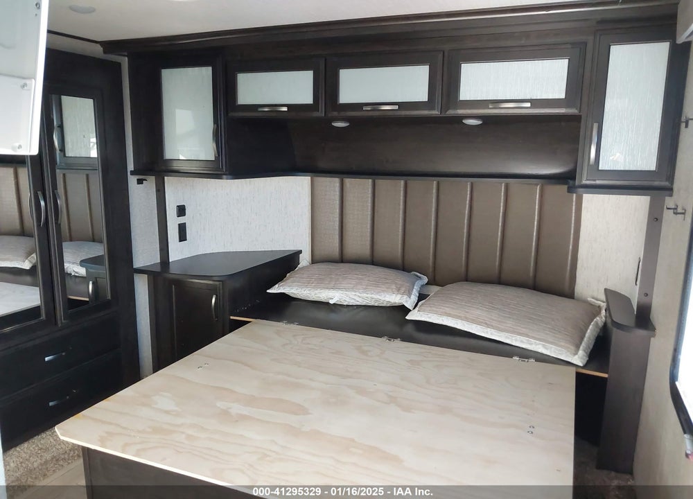 2018 GRAND DESIGN MOMENTUM VIN: 573FM4532J1206515