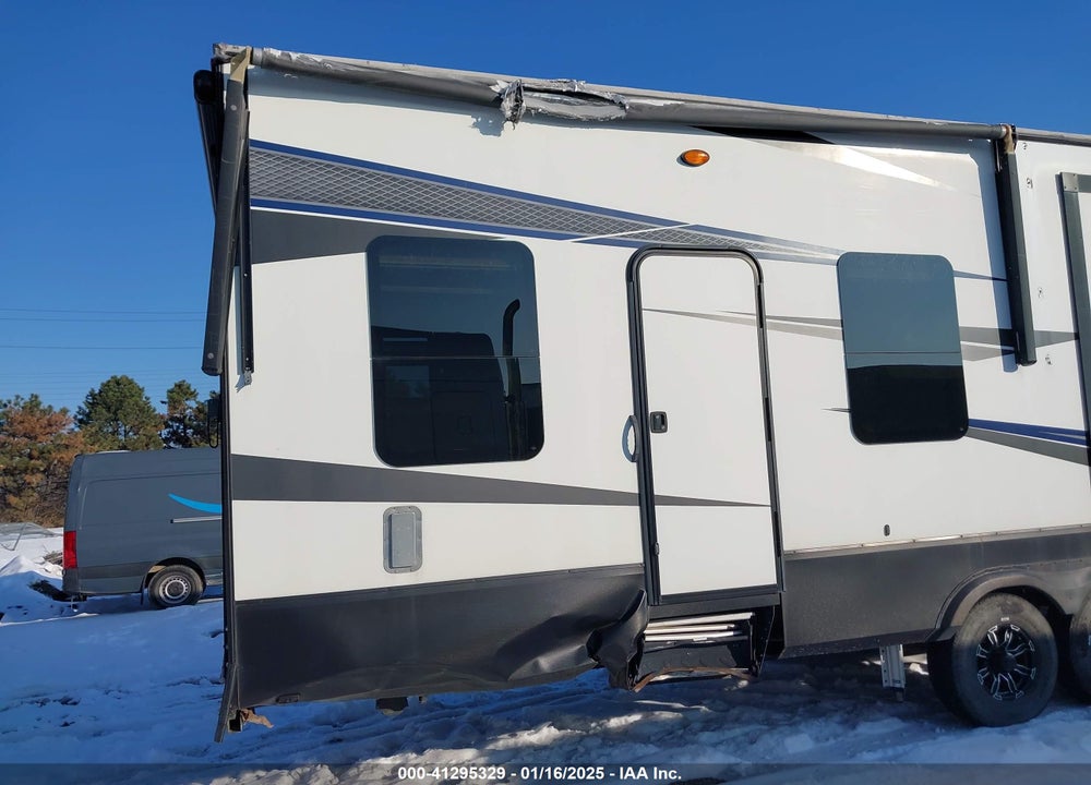 2018 GRAND DESIGN MOMENTUM VIN: 573FM4532J1206515