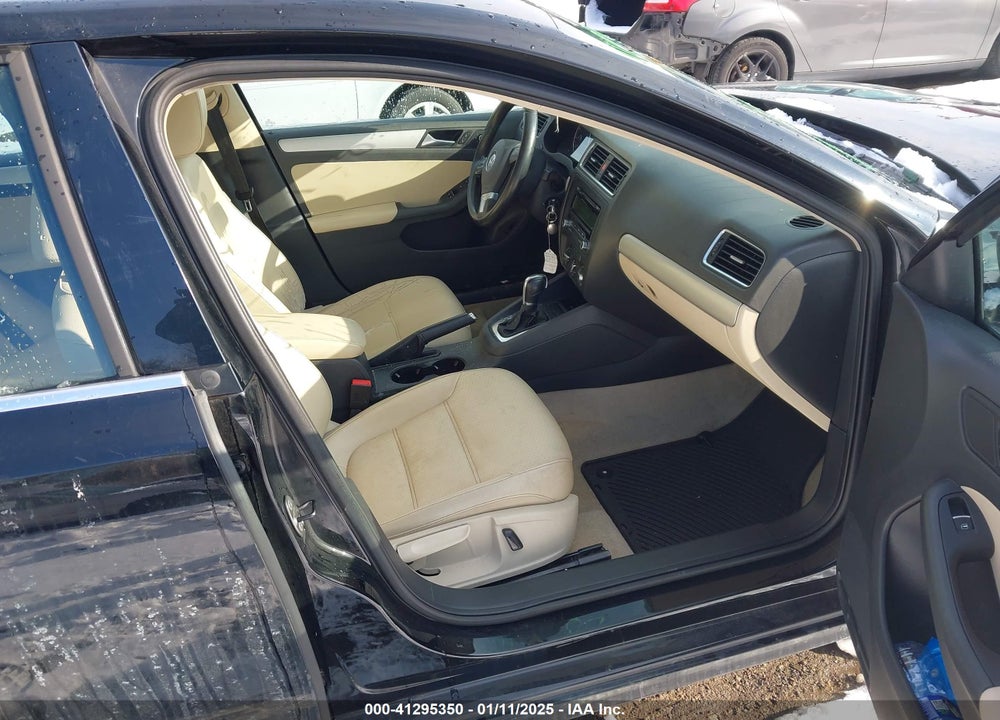 2013 VOLKSWAGEN JETTA 2.5L SE VIN: 3VWDP7AJ0DM355537