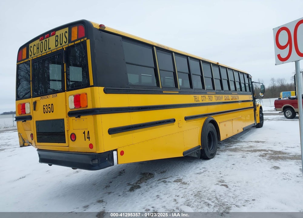 2009 FREIGHTLINER CHASSIS B2B VIN: 4UZABRDTX9CAE2429