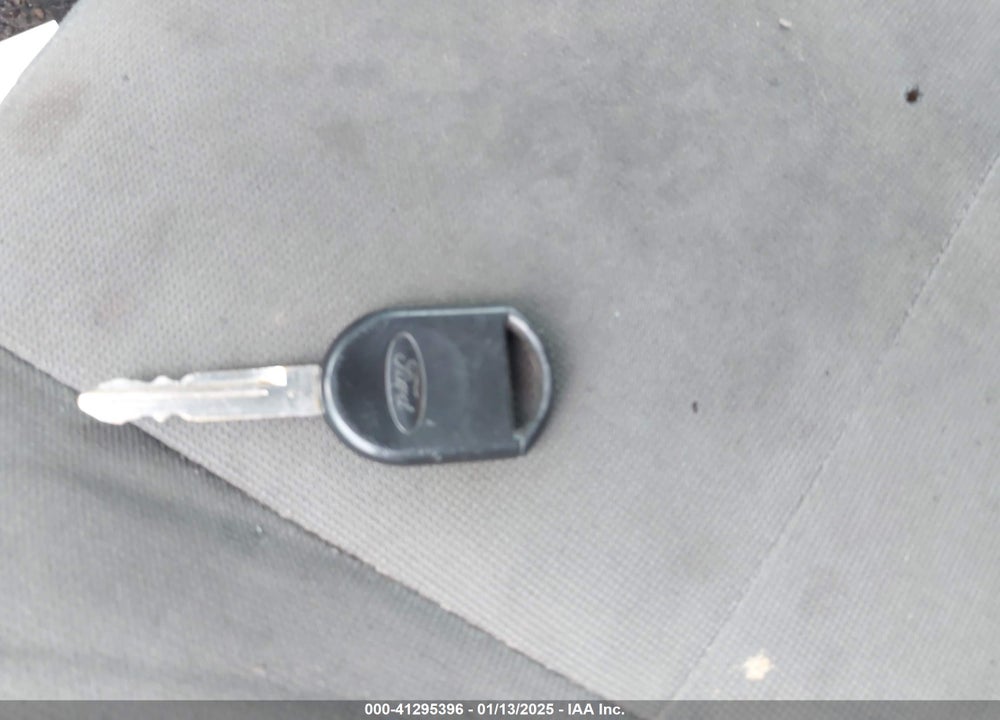2010 FORD ESCAPE XLS VIN: 1FMCU0C70AKB03284