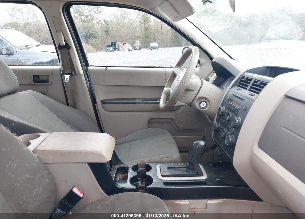 2010 FORD ESCAPE XLS VIN: 1FMCU0C70AKB03284