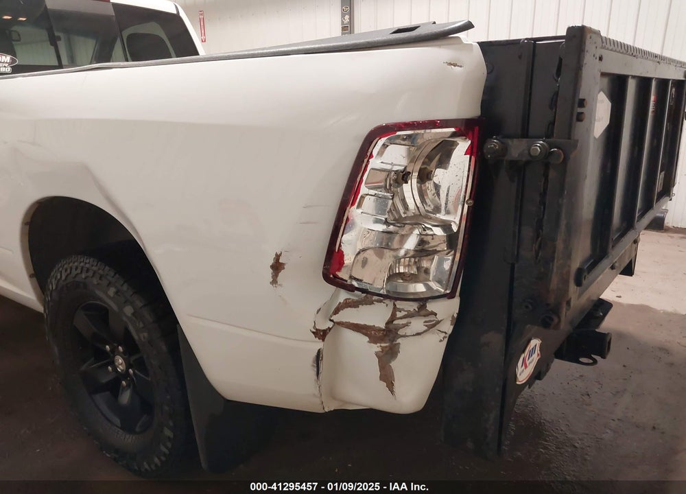 2014 RAM 1500 VIN: 3C6JR7ET1EG132359