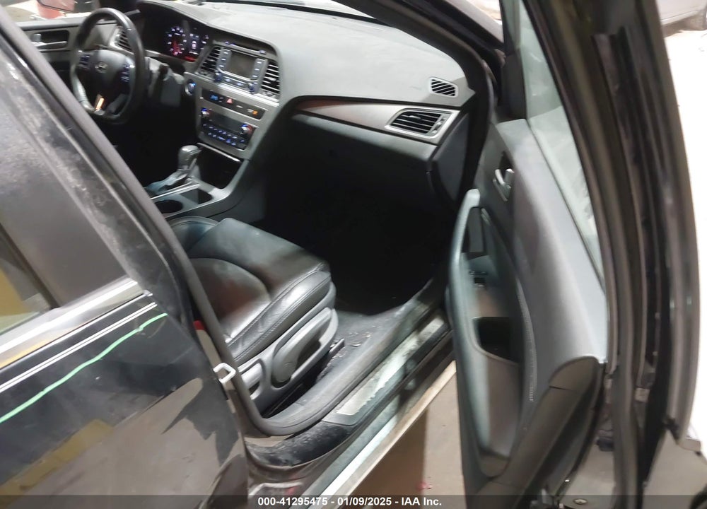 2015 HYUNDAI SONATA SPORT 2.0T VIN: 5NPE34AB3FH156923