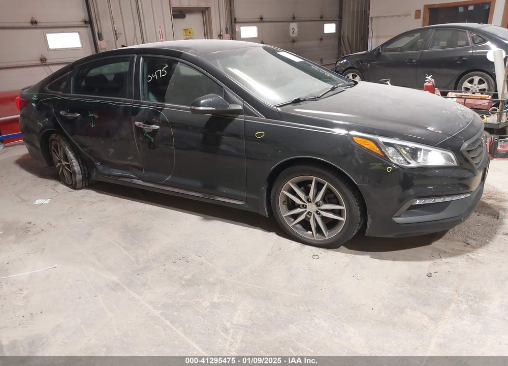 2015 HYUNDAI SONATA SPORT 2.0T VIN: 5NPE34AB3FH156923