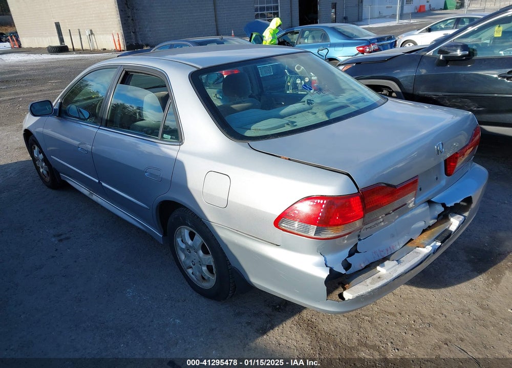 2002 HONDA ACCORD 2.3 EX/2.3 SE VIN: 1HGCG66872A146838