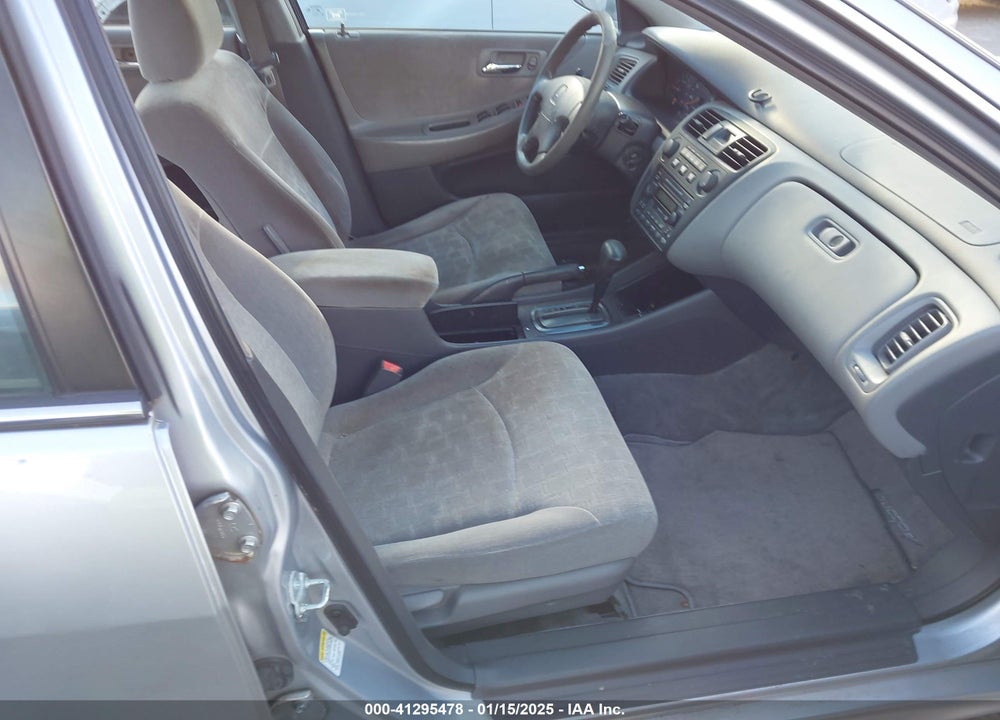 2002 HONDA ACCORD 2.3 EX/2.3 SE VIN: 1HGCG66872A146838