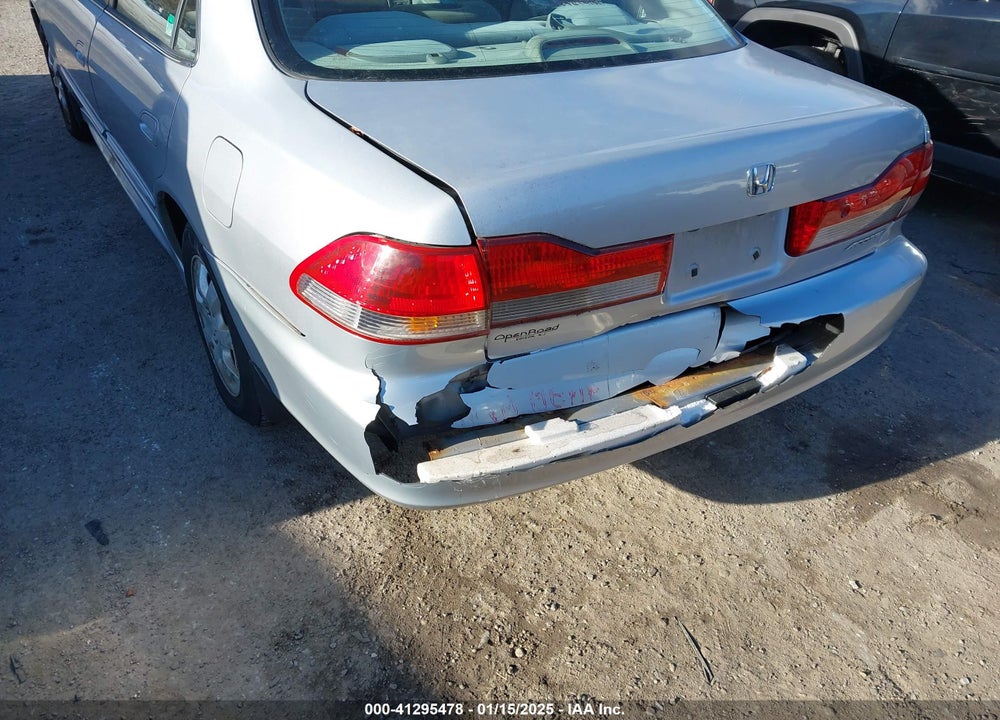 2002 HONDA ACCORD 2.3 EX/2.3 SE VIN: 1HGCG66872A146838