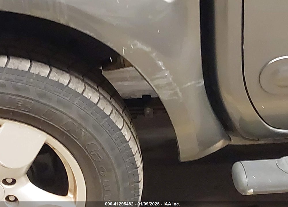 2006 NISSAN FRONTIER LE VIN: 1N6AD07W26C472353