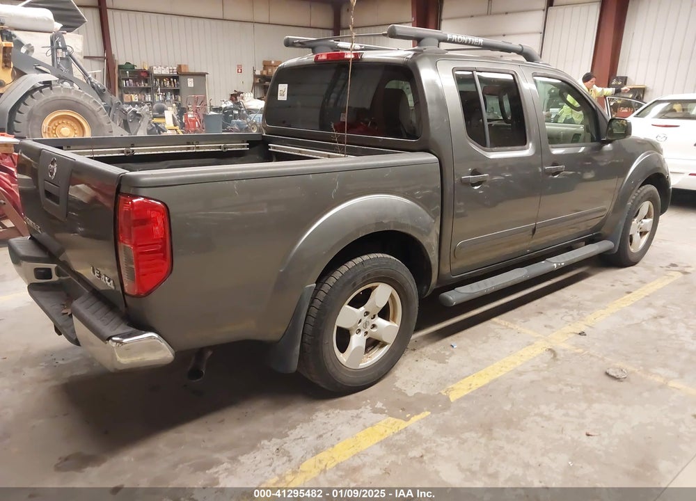 2006 NISSAN FRONTIER LE VIN: 1N6AD07W26C472353