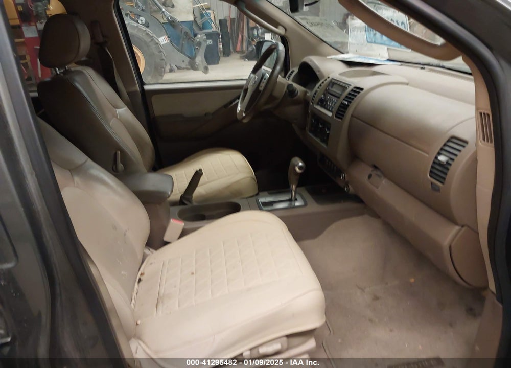 2006 NISSAN FRONTIER LE VIN: 1N6AD07W26C472353