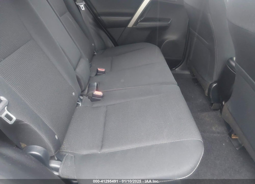 2018 TOYOTA RAV4 ADVENTURE/XLE VIN: JTMWFREV3JJ735374