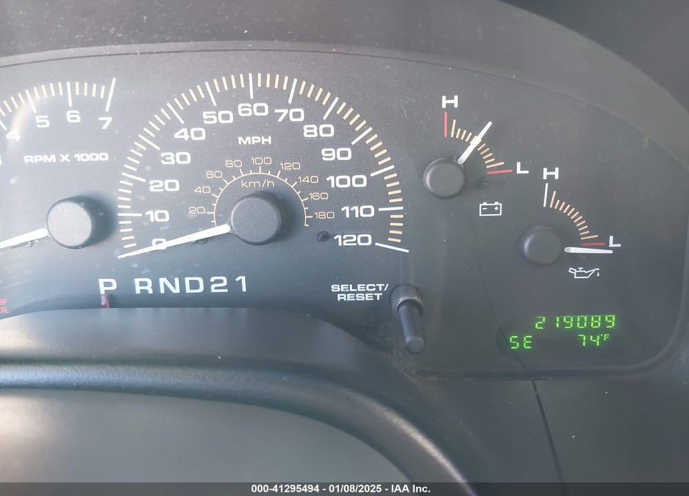 2003 FORD EXPEDITION XLT VIN: 1FMRU15W13LA29181