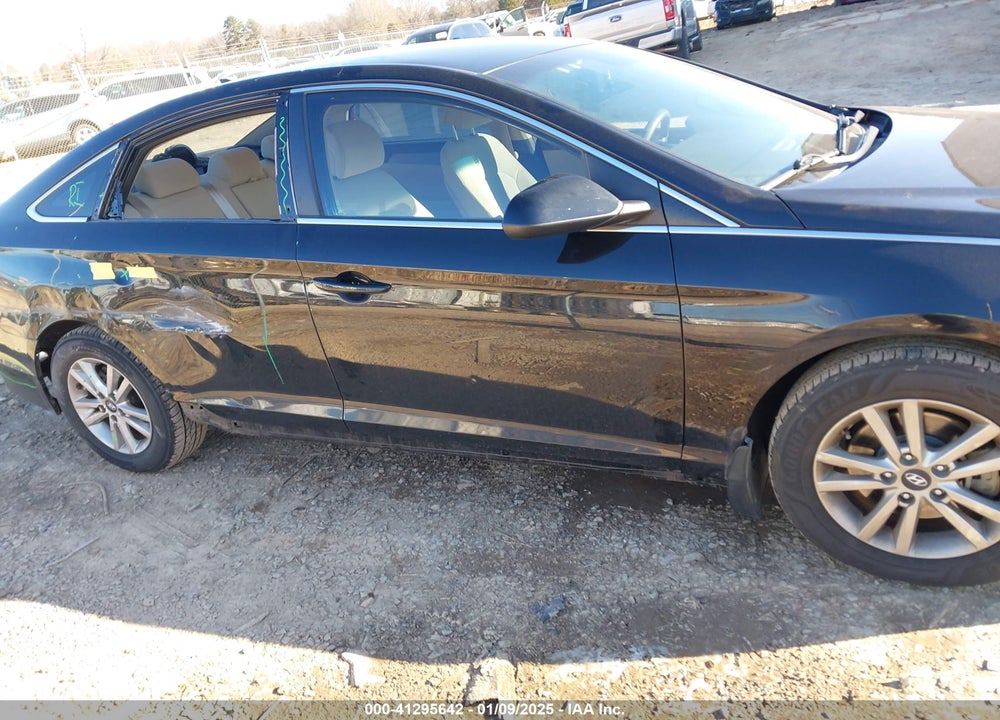 2017 HYUNDAI SONATA VIN: 5NPE24AF7HH563605