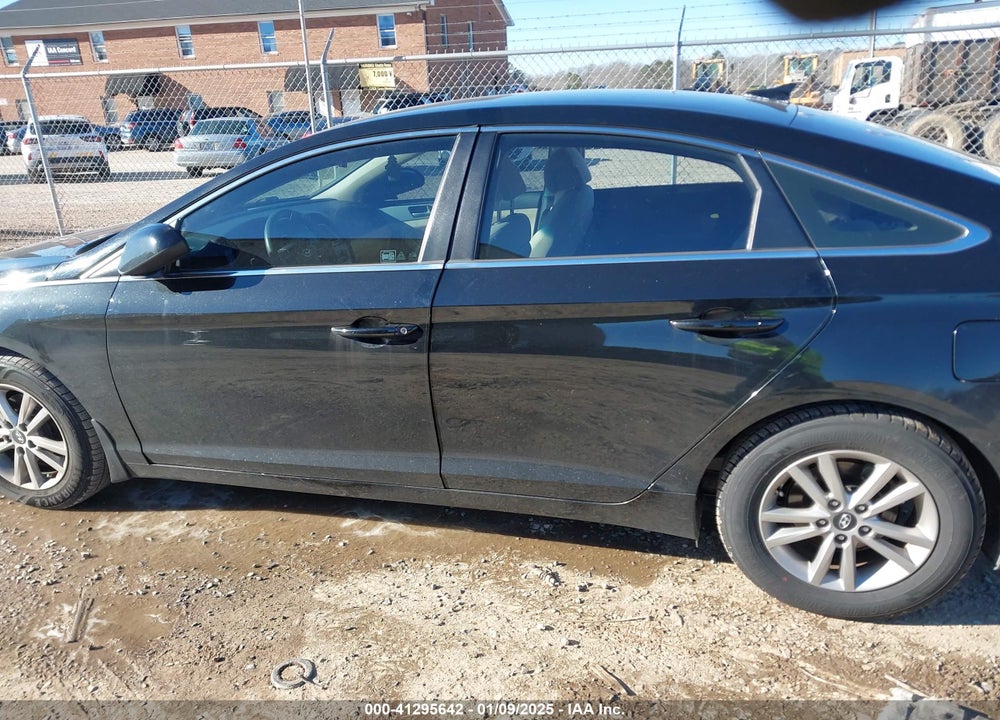 2017 HYUNDAI SONATA VIN: 5NPE24AF7HH563605