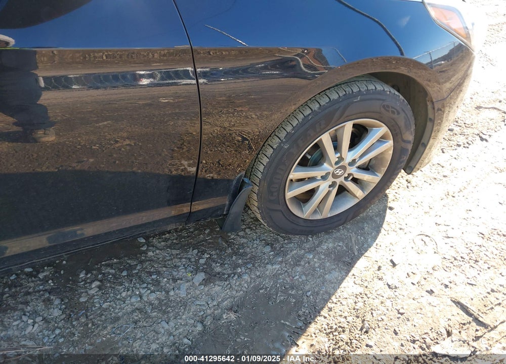 2017 HYUNDAI SONATA VIN: 5NPE24AF7HH563605