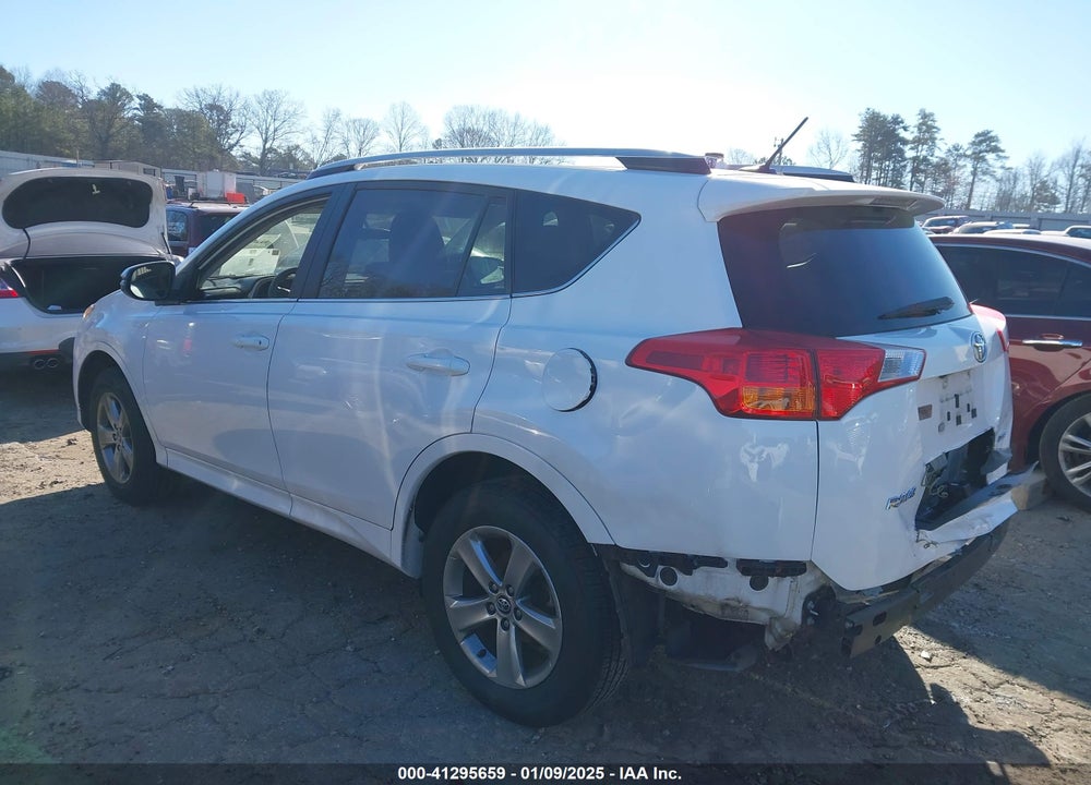 2015 TOYOTA RAV4 XLE VIN: 2T3WFREV4FW171145