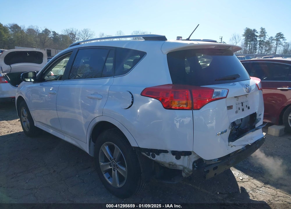 2015 TOYOTA RAV4 XLE VIN: 2T3WFREV4FW171145