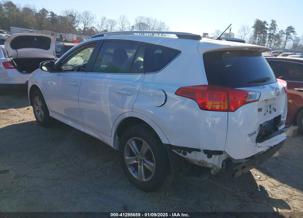 2015 TOYOTA RAV4 XLE VIN: 2T3WFREV4FW171145