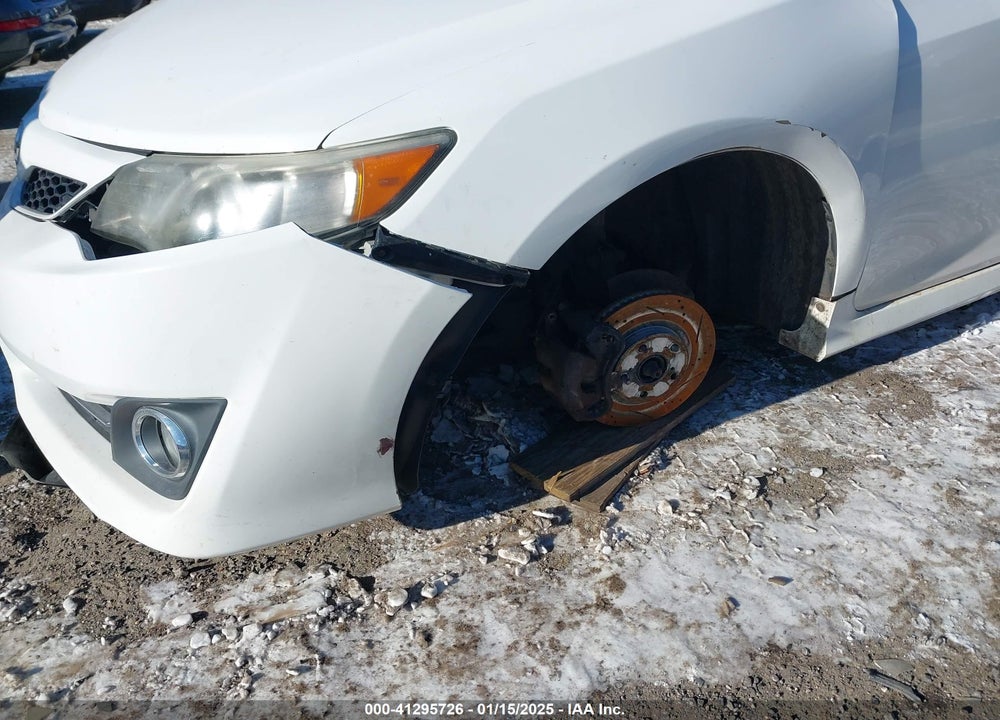 2013 TOYOTA CAMRY SE VIN: 4T1BF1FK5DU288842