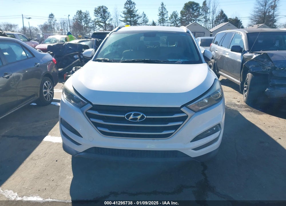 2017 HYUNDAI TUCSON SE VIN: KM8J3CA48HU406509
