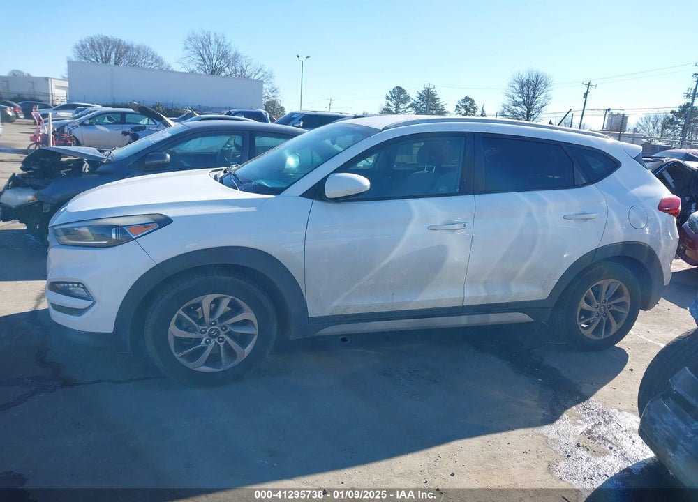 2017 HYUNDAI TUCSON SE VIN: KM8J3CA48HU406509