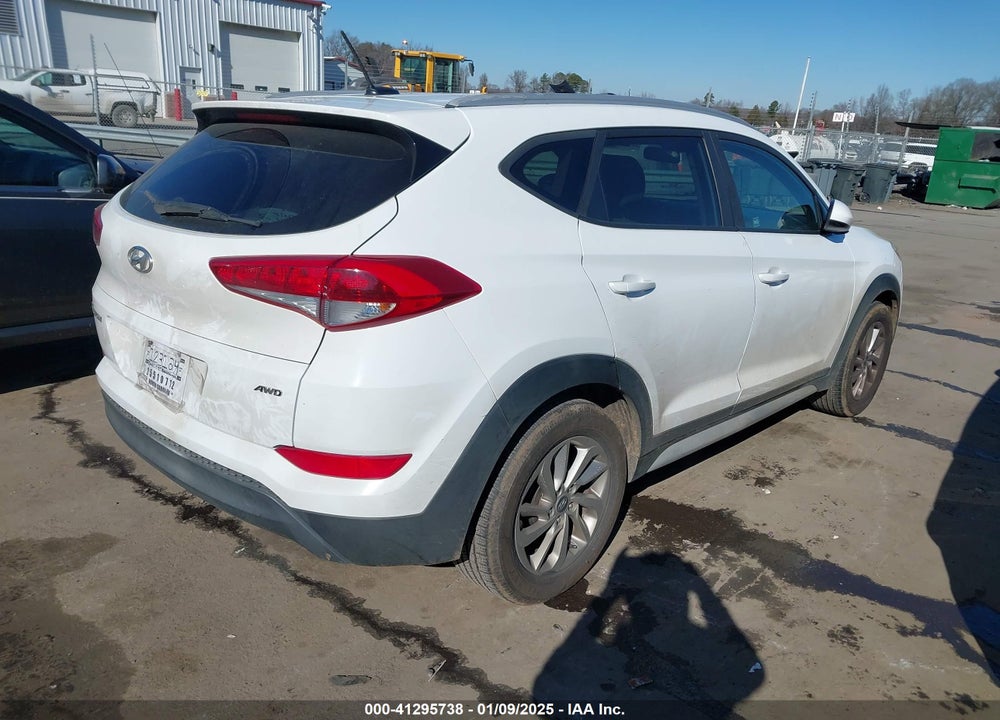 2017 HYUNDAI TUCSON SE VIN: KM8J3CA48HU406509
