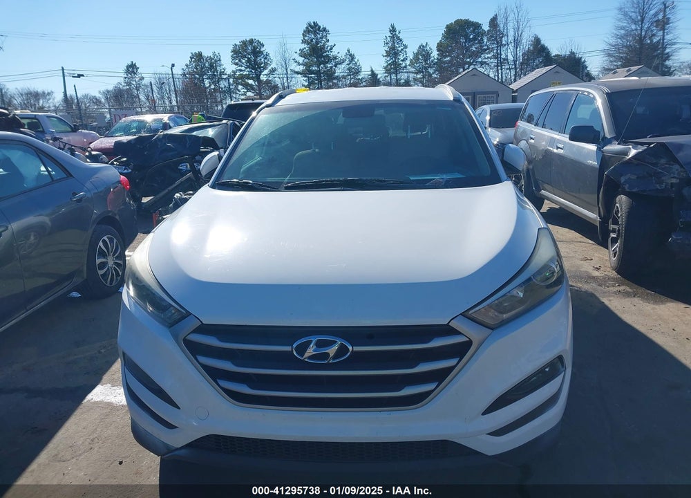 2017 HYUNDAI TUCSON SE VIN: KM8J3CA48HU406509
